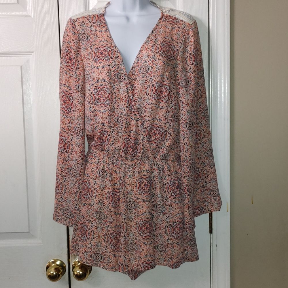 DR2 long sleeve short romper Sz M
